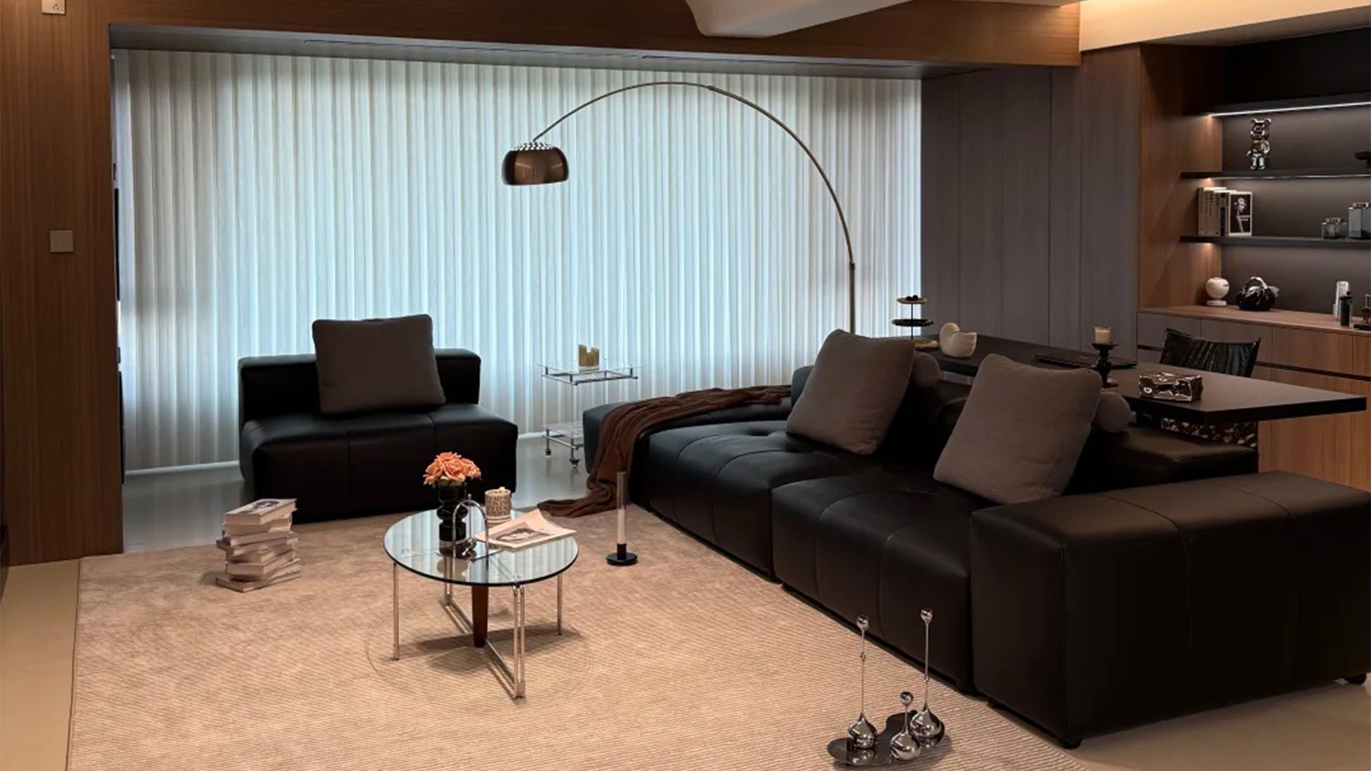 輕奢風(fēng)案例 | 金屬玻璃與中性色調(diào)協(xié)奏，細(xì)節(jié)勾勒高級感