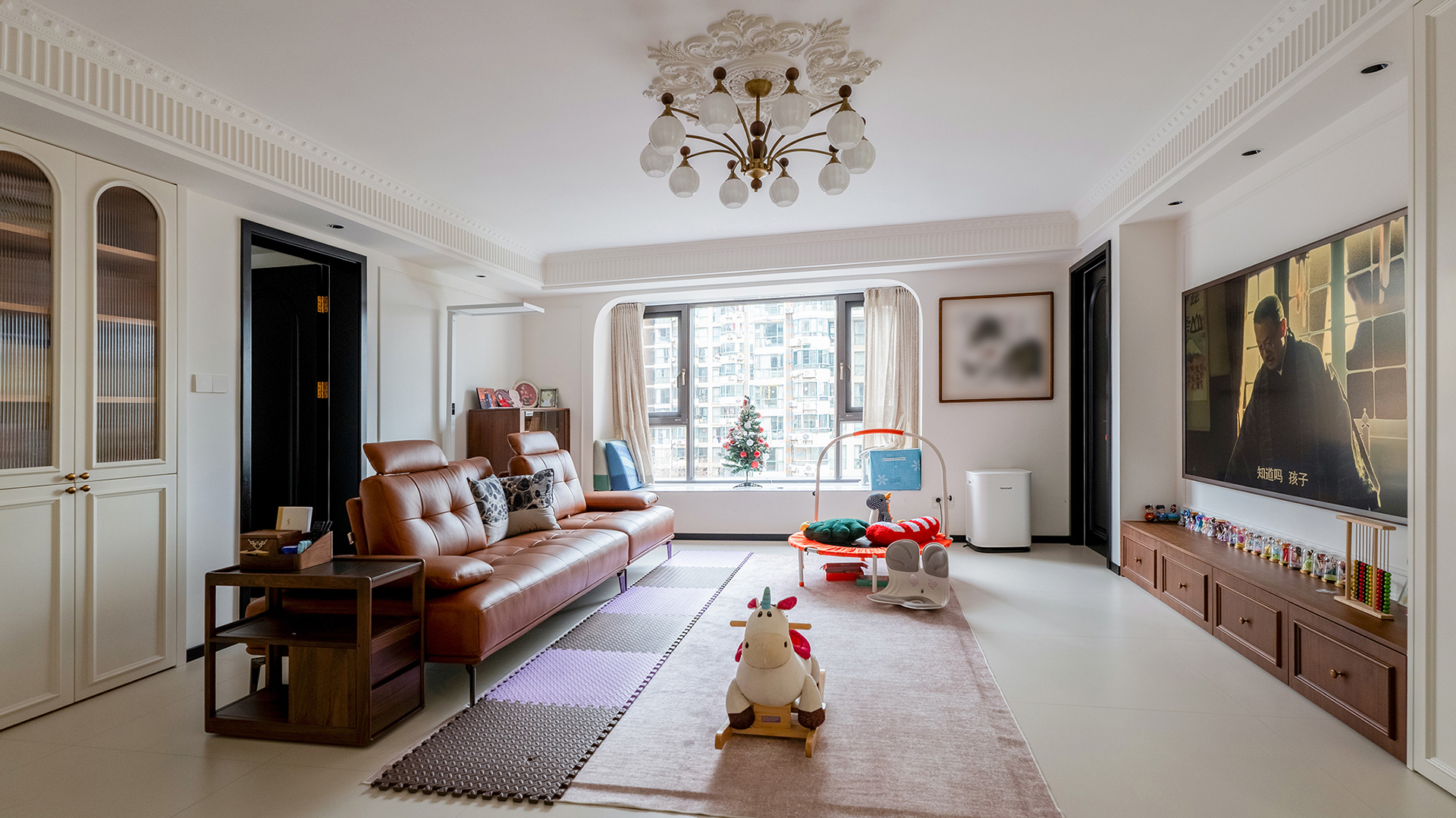 法式復(fù)古筑家 柔調(diào)裹雕花細節(jié)生活暖意